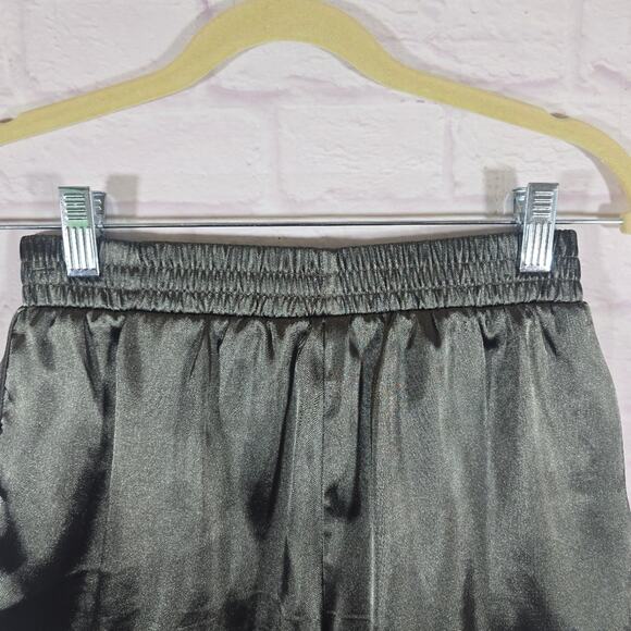 M H&M Green Satin Athletic Shorts Elastic Waistband Womens Size 4 Shimmer Soft - Picture 5 of 9